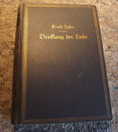 Buch bücher dreiklang der - bücher,,