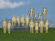 Figuren stehend sitzend 1:32