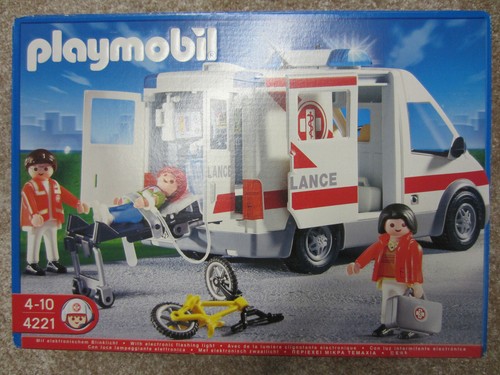 Playmobil 4221 ambulance - -,