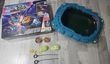 Beyblade QuadStrike Arena mit 2 Beyblades *OVP*