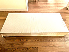 1 hochwertige Schaumstoffmatratze 90 x 200, neuwertig, Marke RÖWA, NP 1390 Euro