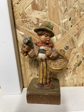 Handgeschnitzte Holzfigur –