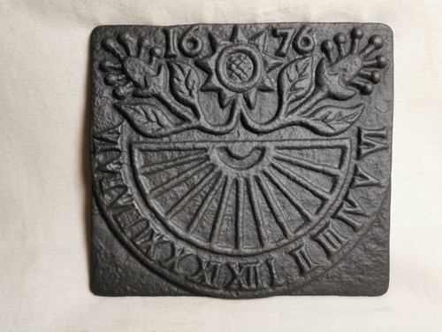 Sonnenuhr antik guss - antik, 1676