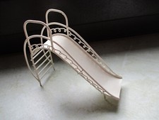 Puppenhaus Rutsche Metall weiß Spielzeugrutsche Gartenrutsche- ca. 12.5 cm breit