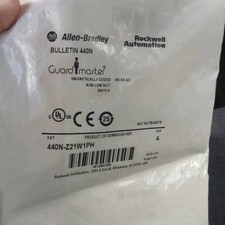 Neu im Karton ALLEN BRADLEY 440N-Z21W1PH Sicherheitstürschalter 8 Stück NEU