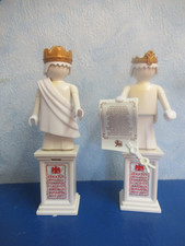 2 x weiße Statue Firguren auf