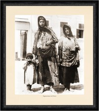 Zigeunerinnen in Orsova Kind Kopftuch Barfuß Sinti Roma K&K Photo RS 22