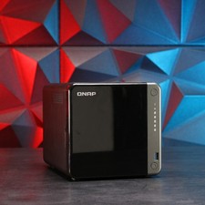 QNAP Turbo Station TS-453D + 4