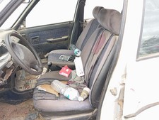 Sitz V.R. für PEUGEOT 205 BERLINA 1.8 D Generation 1998 289908