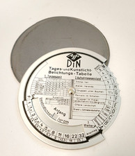 DIN Agfa Tages-und Kunstlicht-Belichtungs-Tabelle mit Tasche (B90)