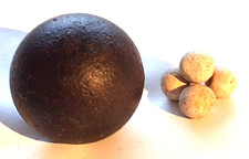 Kanonenkugel aus Eisen "2 Pfünder" 30ig jähriger Krieg Durchmesser 61 mm 890 g