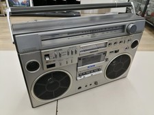 HITACHI Junk Boombox