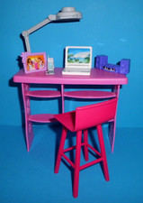 %***Barbie Schreibtisch mit Lampe,Stuhl,Radio,Labtop,Handy,Bild***%