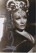 AK  MARLENE DIETRICH