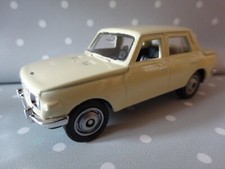 Wartburg 353 1/60-64 ca. 7,5cm mit Rückzugmotor beige Modelauto Oldtimer