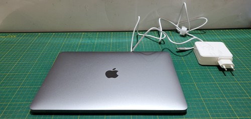 Apple macbook pro 2017 - apple,