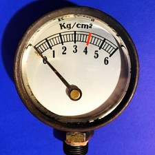 ANTIKES HYDRAULIKMANOMETER AUS