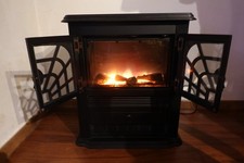 Kaminfeuer mit Flammeneffekt