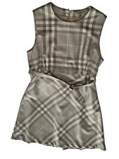 Etuikleid von Burberry im