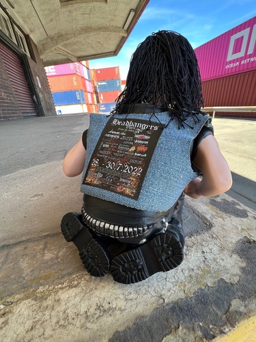 Headbanger mit jeanskutte und - headbanger,