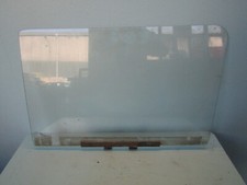 VW T3 245 Bulli Fensterscheibe vorne links Türscheibe Kurbelscheibe 251845201