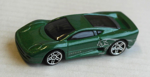 Hot wheels jaguar 220 - xj,