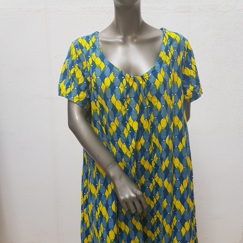 Farbenfrohes kleid aus - farbenfrohes,