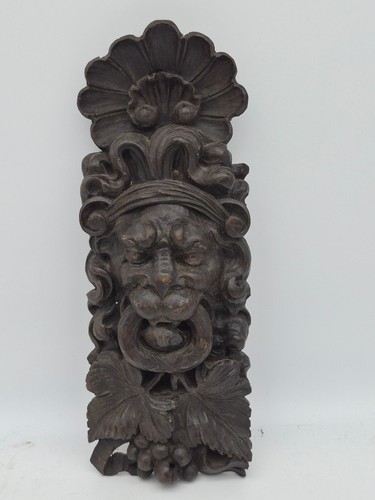 Uraltes zierelement holz - uraltes,