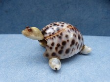 28025. Schildkröte alte Muschelfigur Tigermuschel Bommelkopf Deko Figur    9 cm