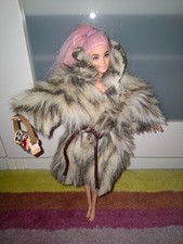 ?BARBIE MATTEL tasche + vintage puppen kleidung dicker pelzmantel?