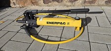 Enerpac Zweifach Hydraulik-Handpumpe P392 700 BAR mit Schlauch