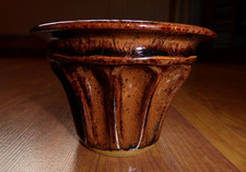 kleiner brauner Keramik Topf/Übertopf