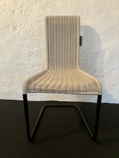 Tecta, Kragstuhl B20, Lichtgrau Schwarz, Geflecht, Ausstellungsst