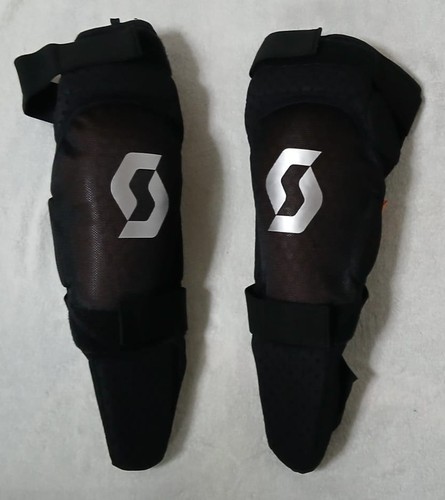 Scott softcon knee guard - 2,