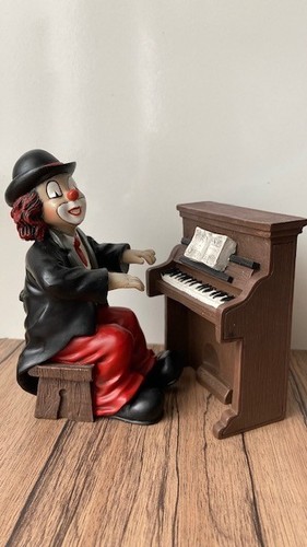 Gilde clown mit klavier - gilde,