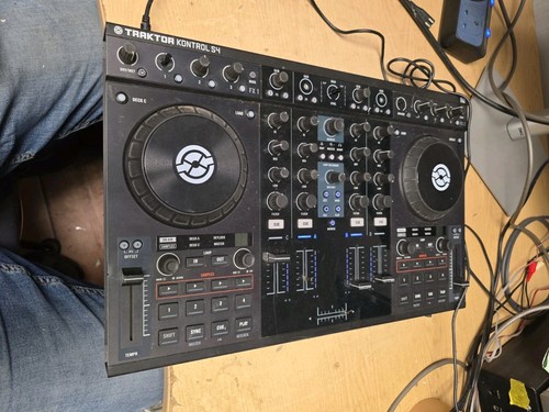 Native instruments traktor - instruments,