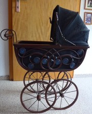 Antiker, nostalgischer Puppenwagen,  nicht bespielt
