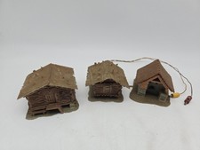 Spur H0 2x Holzhütte Scheune / 1x Backhaus beleuchtet