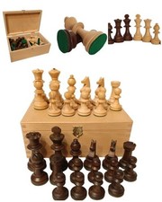 32 Schachfiguren aus Holz mit