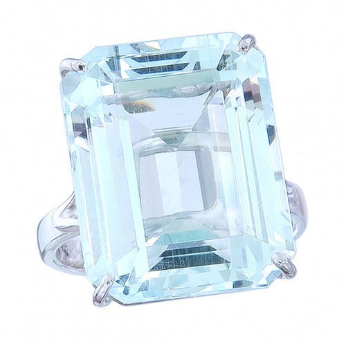 Light blue aquamarine 750 - blue,