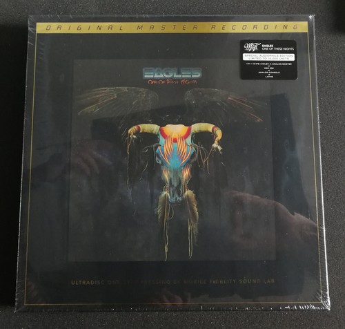 Box eagles one - 12", of