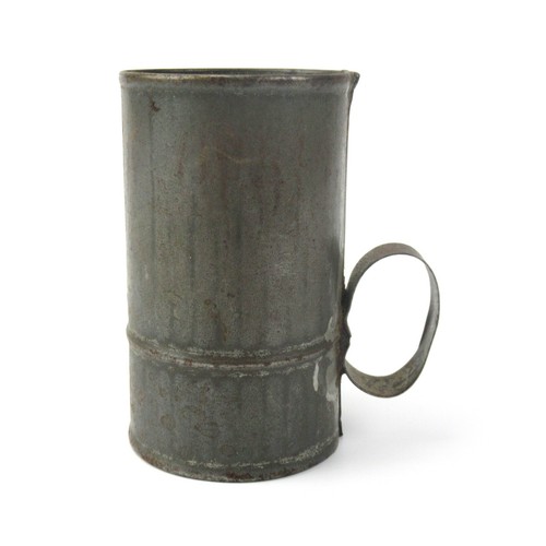 Alter metall messbecher - metall, /
