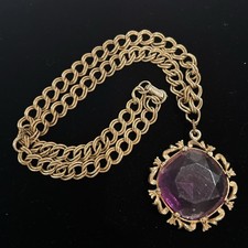 Vintage Weiss Pendant on Karu