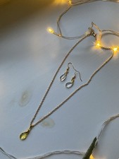 Goldenfarbene Halskette