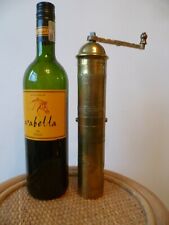 Eine Vintage griechische große schwere Guss Messing Pfeffermühle/Messing Pfeffermühle