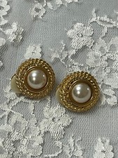 Vintage CABOUCHON Gold Pearl