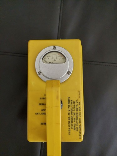 Victoreen meter - , /