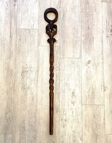 Afrikanischer holzstab - afrikanischer,