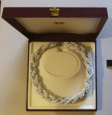 Prachtvolles Collier mit Etui