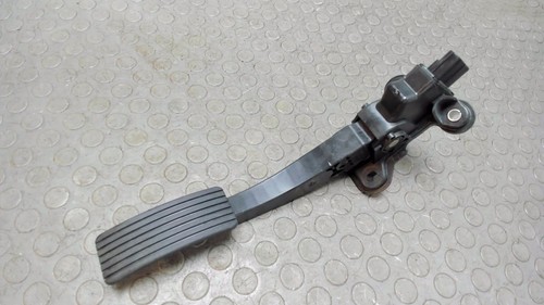 Gaspedal benzin automatik - benzin, /